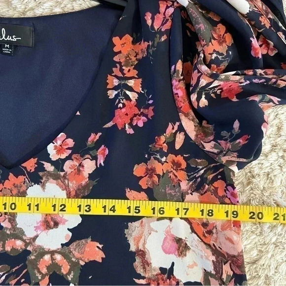 Lulus Shifting Dears Navy Blue Floral Print Split Sleeves Dress Size medium - Picture 7 of 13